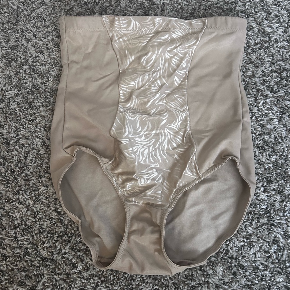 Maidenform Shapewear Briefs in Cream